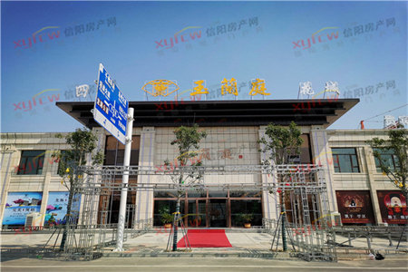 世家豪庭，套三带车库，南客厅，双卫，精装，双阳台，不占学位